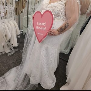 Wedding dress PRICE REDUCTION !!!!!!!!